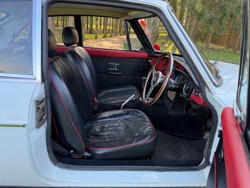 1967 MG MGB GT For Sale (picture 10 of 49)