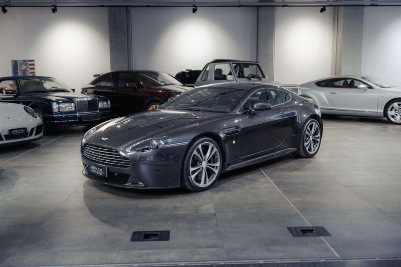 2011 Aston Martin Vantage - 1 2011 Aston Martin Vantage - 1