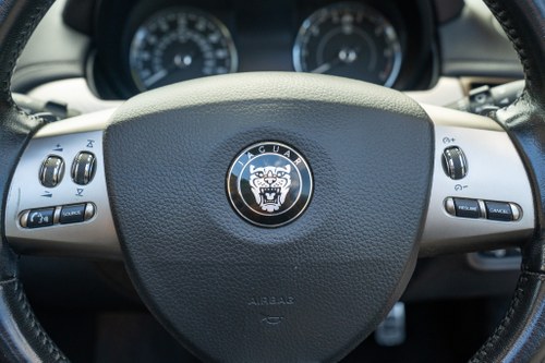 2007 Jaguar XKR Convertible 4.2 V8 For Sale (picture 25 of 121)