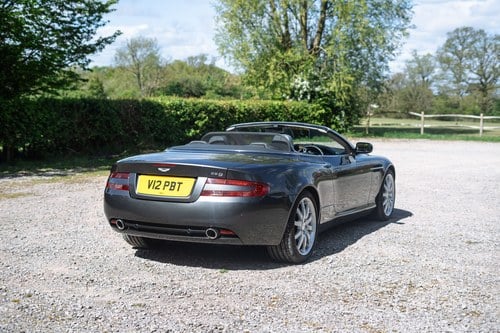 2006 Aston Martin DB9 Volante - 12,850 Miles à venda (imagem 9 de 158)