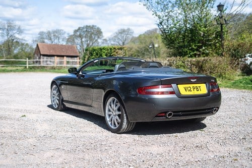 2006 Aston Martin DB9 Volante - 12,850 Miles à venda (imagem 11 de 158)