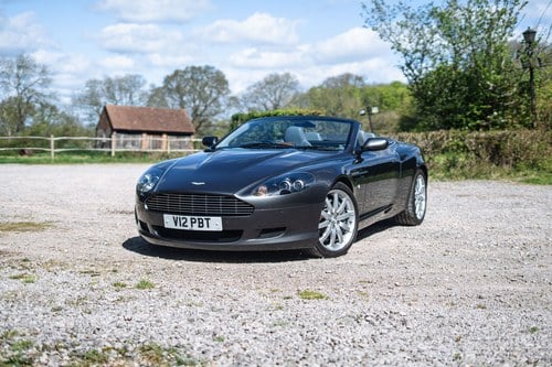 2006 Aston Martin DB9 Volante - 12,850 Miles à venda (imagem 12 de 158)