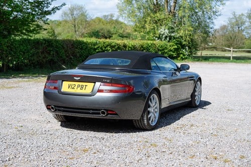 2006 Aston Martin DB9 Volante - 12,850 Miles à venda (imagem 23 de 158)