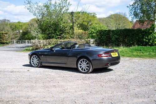 2006 Aston Martin DB9 Volante - 12,850 Miles à venda (imagem 14 de 158)