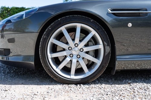 2006 Aston Martin DB9 Volante - 12,850 Miles à venda (imagem 36 de 158)