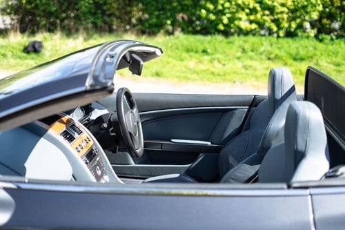 2006 Aston Martin DB9 Volante - 12,850 Miles à venda (imagem 43 de 158)