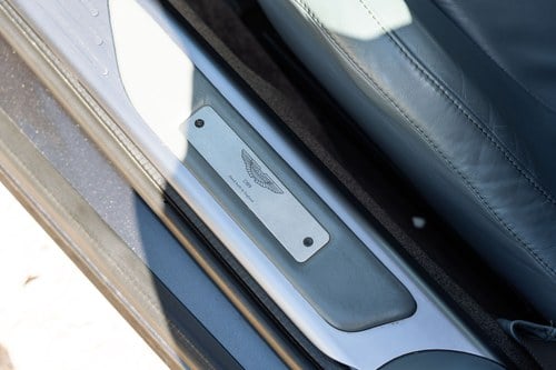 2006 Aston Martin DB9 Volante - 12,850 Miles à venda (imagem 46 de 158)