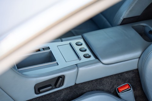 2006 Aston Martin DB9 Volante - 12,850 Miles à venda (imagem 53 de 158)