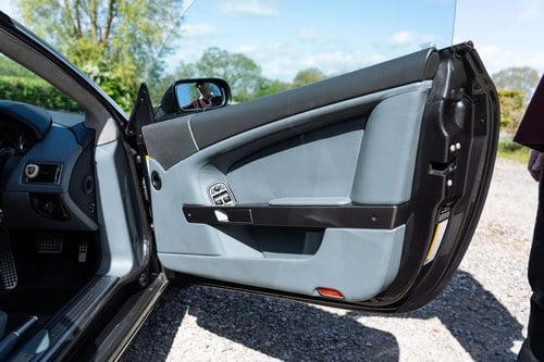 2006 Aston Martin DB9 Volante - 12,850 Miles à venda (imagem 61 de 158)