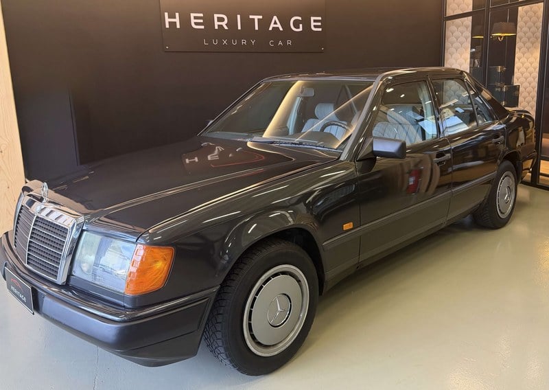 1987 Mercedes 200 - 1 1987 Mercedes 200 - 1