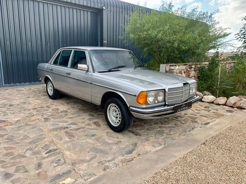 1985 Mercedes-Benz 240D W123 For Sale (picture 1 of 146)