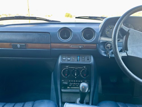 1985 Mercedes-Benz 240D W123 For Sale (picture 55 of 146)