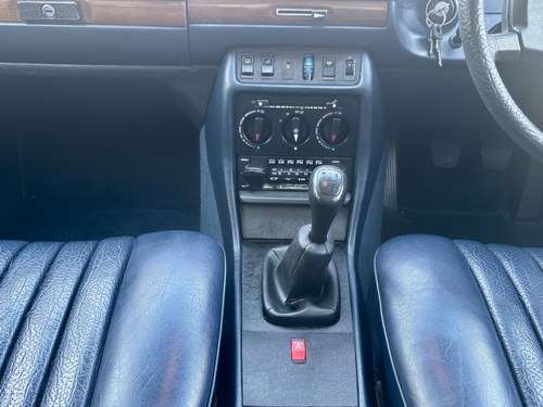 1985 Mercedes-Benz 240D W123 For Sale (picture 57 of 146)