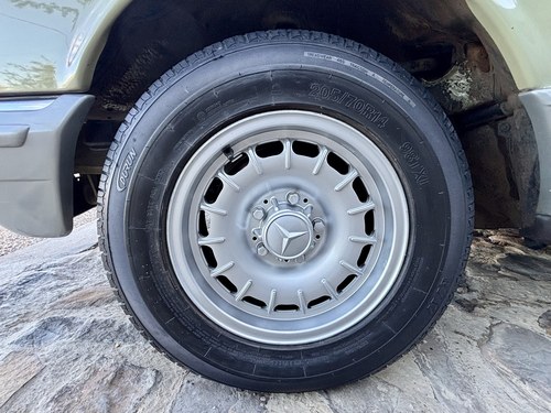 1983 Mercedes-Benz 380SE W126 For Sale (picture 33 of 148)