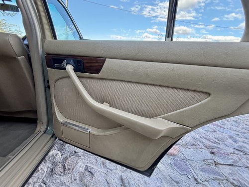 1983 Mercedes-Benz 380SE W126 For Sale (picture 44 of 148)