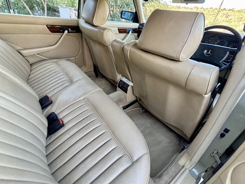 1983 Mercedes-Benz 380SE W126 For Sale (picture 46 of 148)