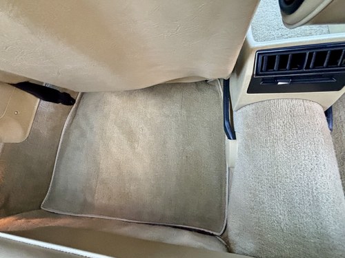 1983 Mercedes-Benz 380SE W126 For Sale (picture 48 of 148)