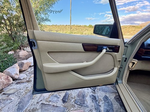 1983 Mercedes-Benz 380SE W126 For Sale (picture 53 of 148)