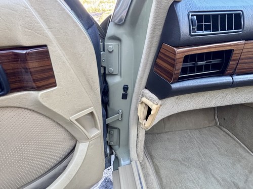 1983 Mercedes-Benz 380SE W126 For Sale (picture 81 of 148)