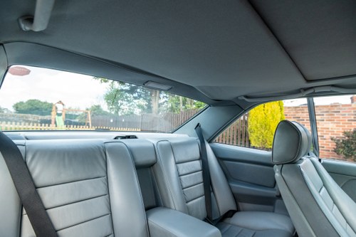 1986 Mercedes-Benz 500SEC C126 For Sale (picture 47 of 173)