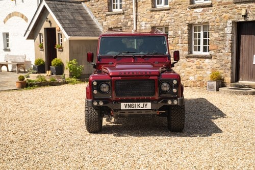 2011 Land Rover Defender till salu (bild 2 av 177)