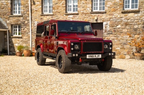 2011 Land Rover Defender till salu (bild 1 av 177)