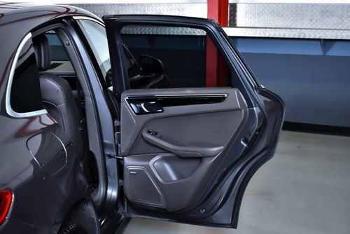 2016 Porsche Macan S 3,0L Twin Turbo V6 For Sale (picture 43 of 117)