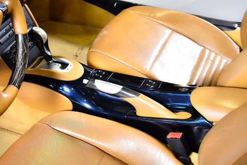 2000 Porsche 996 (911) Carrera 4 Cabriolet 3.4L Te koop (foto 38 van 89)