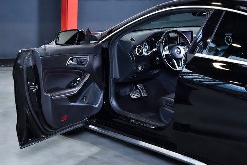 2014 Mercedes-Benz CLA45 AMG Sedan Te koop (foto 61 van 87)