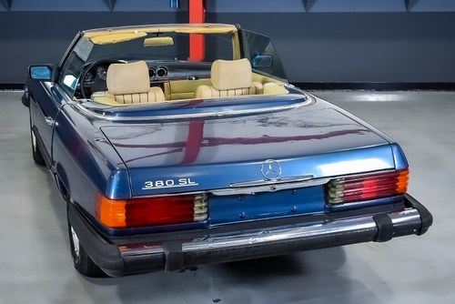 1982 Mercedes-Benz R107 380SL Convertible 3.8L V8 For Sale (picture 14 of 86)