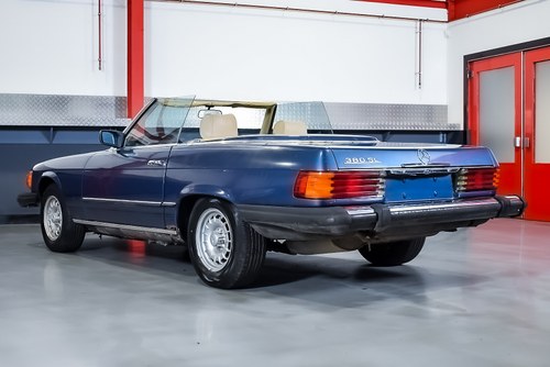 1982 Mercedes-Benz R107 380SL Convertible 3.8L V8 For Sale (picture 17 of 86)
