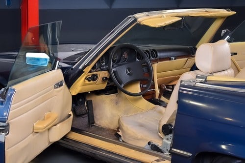 1982 Mercedes-Benz R107 380SL Convertible 3.8L V8 For Sale (picture 38 of 86)