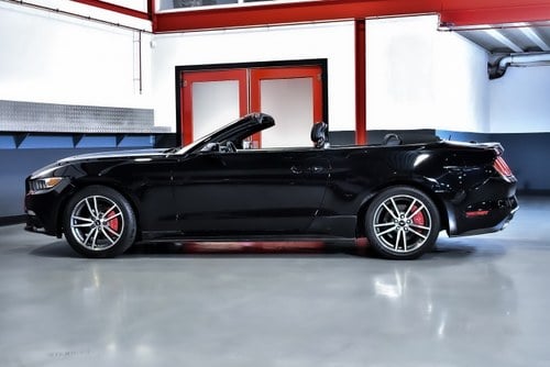 2016 Ford Mustang Ecoboost Convertible 2.3 à venda (imagem 19 de 86)