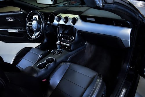 2016 Ford Mustang Ecoboost Convertible 2.3 à venda (imagem 47 de 86)