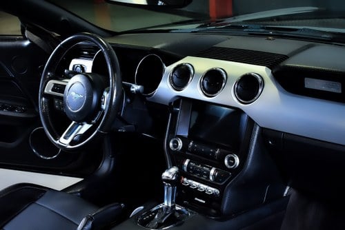 2016 Ford Mustang Ecoboost Convertible 2.3 à venda (imagem 49 de 86)