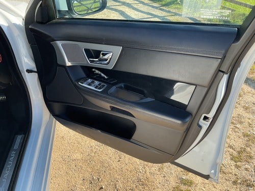 2013 Jaguar XF R-Sport TDV6 211 3L V6 X250 zum Verkauf (Bild 30 von 82)
