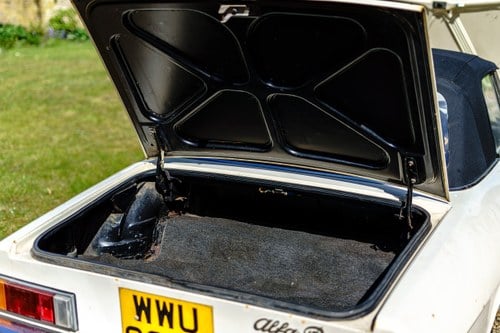 1973 Alfa Romeo Spider 2000 RHD Series 2 For Sale (picture 48 of 168)