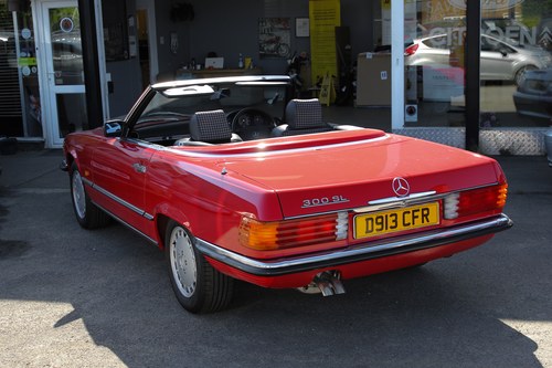 1986 Mercedes-Benz 300SL R107 For Sale (picture 11 of 175)