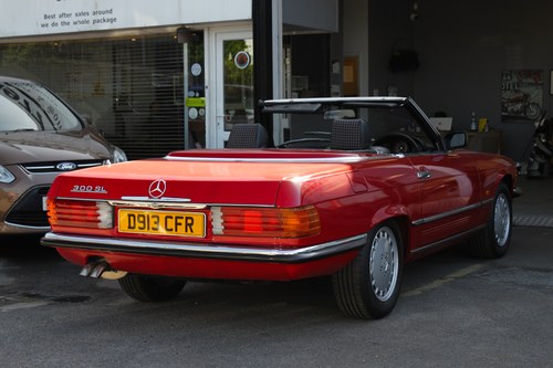 1986 Mercedes-Benz 300SL R107 For Sale (picture 14 of 175)