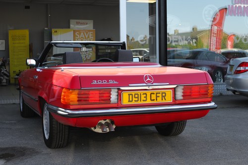 1986 Mercedes-Benz 300SL R107 For Sale (picture 15 of 175)