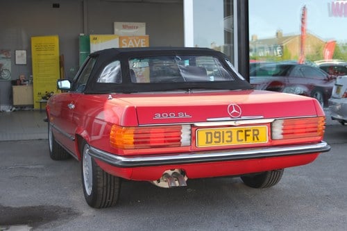 1986 Mercedes-Benz 300SL R107 For Sale (picture 17 of 175)