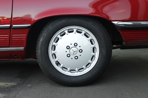 1986 Mercedes-Benz 300SL R107 For Sale (picture 29 of 175)