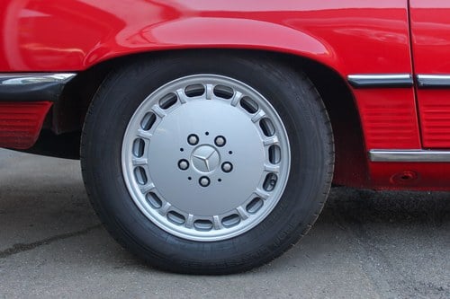 1986 Mercedes-Benz 300SL R107 For Sale (picture 31 of 175)