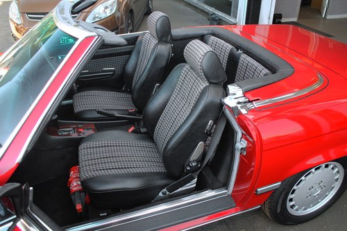 1986 Mercedes-Benz 300SL R107 For Sale (picture 53 of 175)
