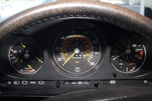 1986 Mercedes-Benz 300SL R107 For Sale (picture 38 of 175)