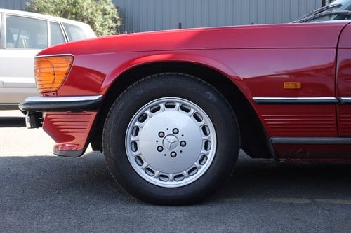 1986 Mercedes-Benz 300SL R107 For Sale (picture 32 of 175)