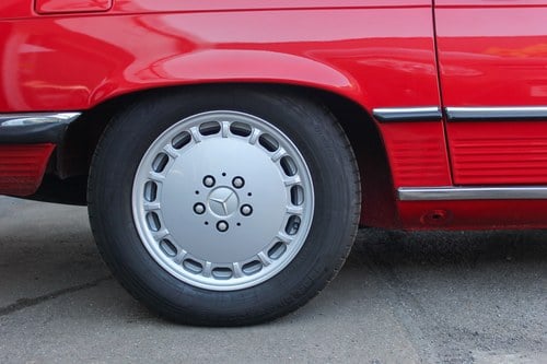 1986 Mercedes-Benz 300SL R107 For Sale (picture 34 of 175)