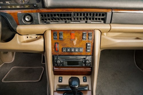 1990 Mercedes-Benz C126 560SEC For Sale (picture 26 of 177)