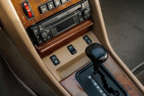 1990 Mercedes-Benz C126 560SEC For Sale (picture 27 of 177)