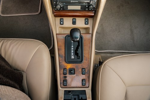 1990 Mercedes-Benz C126 560SEC For Sale (picture 28 of 177)